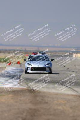 media/Sep-20-2025-Extreme Speed (Sat) [[1fcc23683c]]/Orange (Mid Intermediate)/Session 2 (Sunrise)/